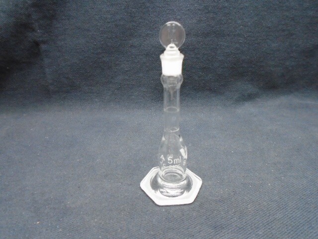 KIMAX 5mL Class A TC Micro Glass Volumetric Flask #9 Stopper Hex Base 28017A-5